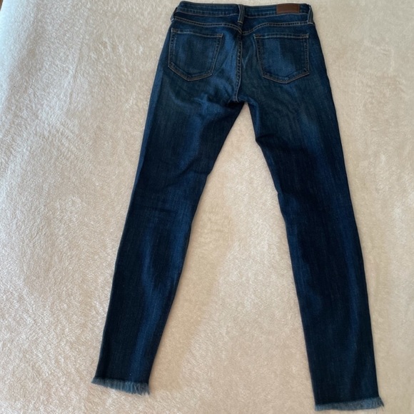 Lulu’s distressed Jean - Picture 6 of 6